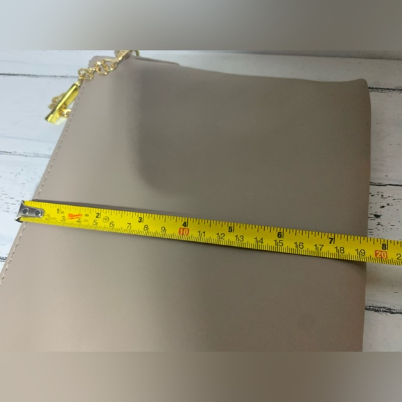 Joy & Iman Gray Leather Shoulder Bag Gold Tone Chain Strap 12”x 8”x 0.5” - Picture 12 of 13